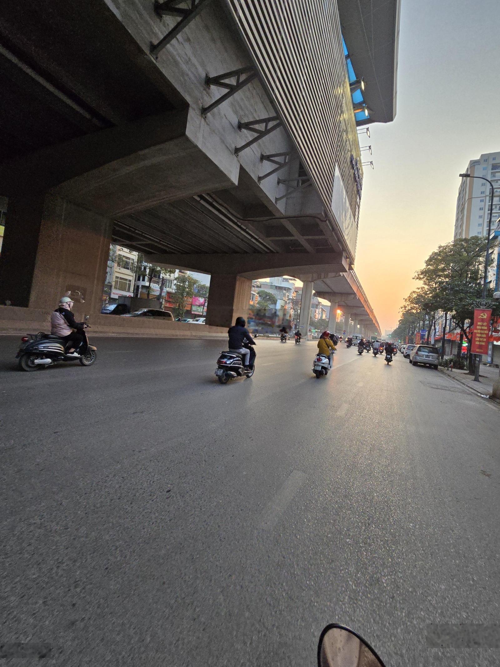 Bán đất phố Hồ Tùng Mậu lô góc mặt tiền 8m 80m2 giá 11.5 tỷ