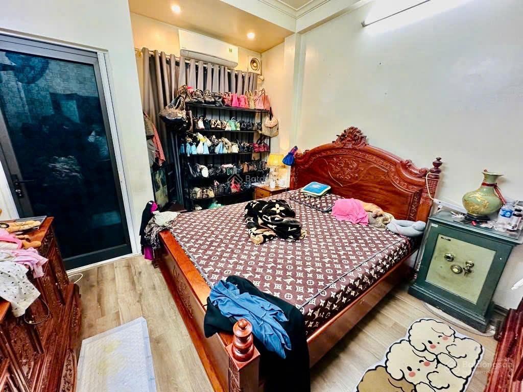 Thụy khuê - nhà dân xây 5 tầng tâm huyết, tặng nội thất - gần hồ tây