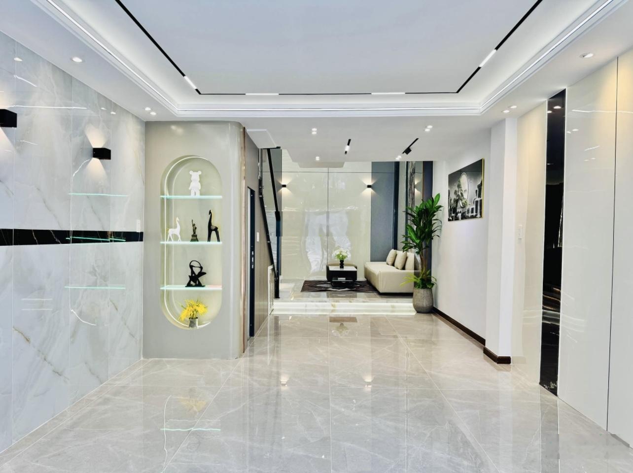 Chỉ 5 Tỷ 720 Triệu Sở Hữu Ngay Nhà Đường Phùng Hưng, Quận 5, Hẻm Xe Hơi, Có Hợp Đồng Thuê 32 Triệu