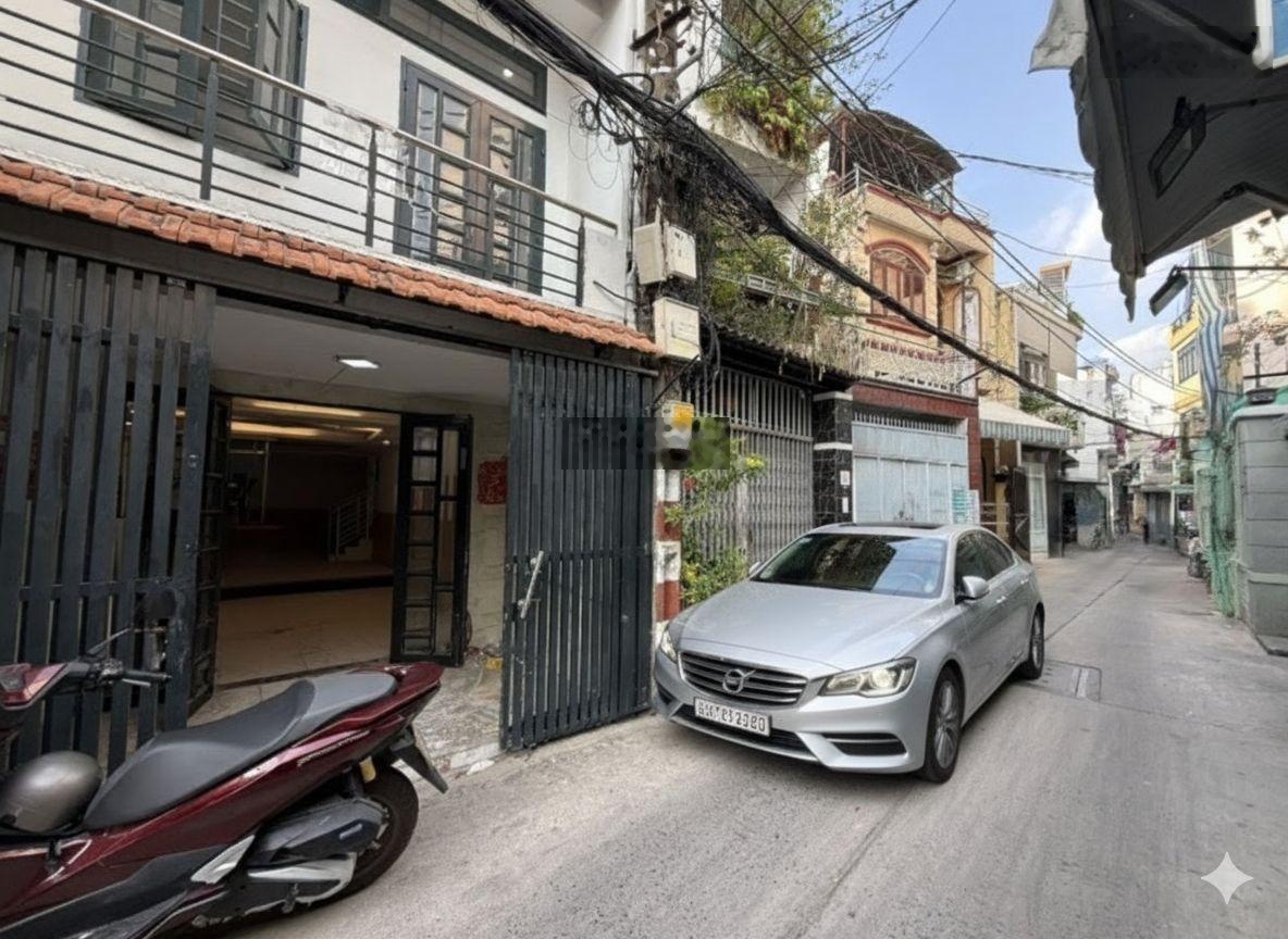 HXH Cách Mạng Tháng 8, P.5, Tân Bình, DT: 4 x 13m, nở hậu 6m, 2 lầu, giá 9 tỷ 390