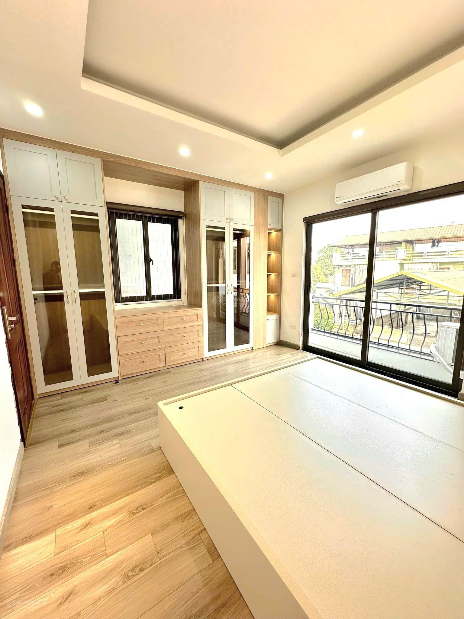 Bán nhà Cát Linh, ngõ nông rộng, cách MP 50m, thông KD, sổ CC, 2 thoáng, nhà đẹp, ở sướng 45m2x5T