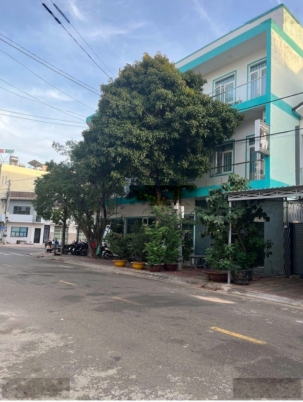Đất kèm shophouse 100m2 mặt tiền 5m, Đ. Hoàng Bích Sơn 9m, vỉa hè 5m, sổ hồng