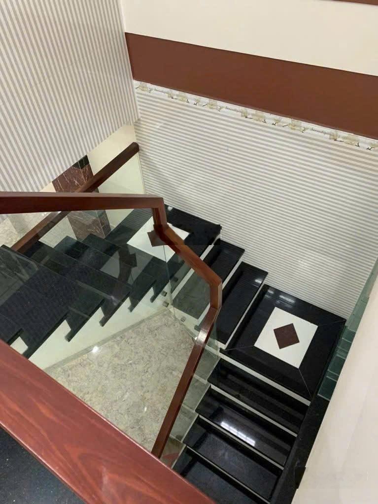 Bán nhà sổ đẹp sổ riêng đường Nguyễn Kiệm, Phú Nhuận, DT 56,5m2/ đường 6m oto