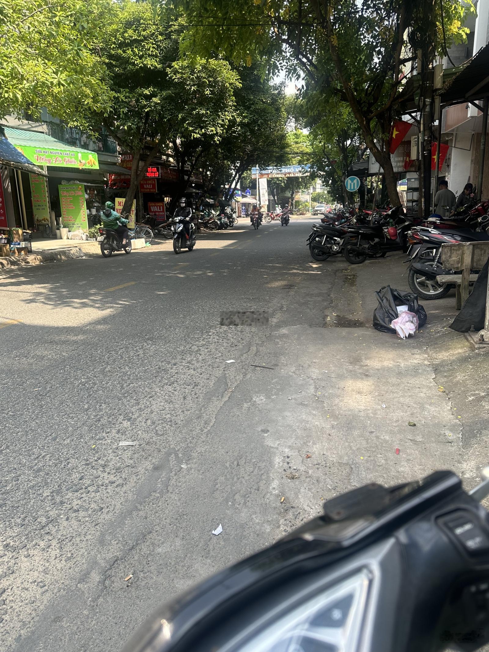 Kẹt tiền cần ra gấp mt 2 tầng đang kinh doanh Spa Q Tân Phú