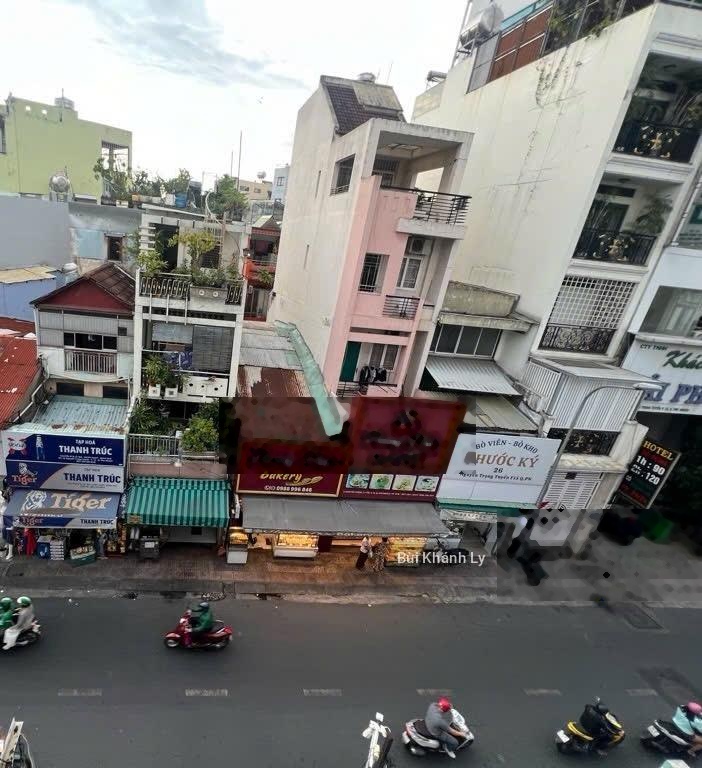 Phú nhuận mặt tiền Nguyễn Trọng Tuyển - Phan Đình Phùng 5 tầng BTCT 7PN