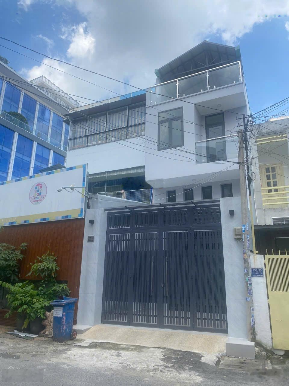 Bán nhà hẻm 12m 236 Điện Biên Phủ P17, Bình Thạnh DT: 4,4m x 23m 4 tầng giá chỉ 19 tỷ