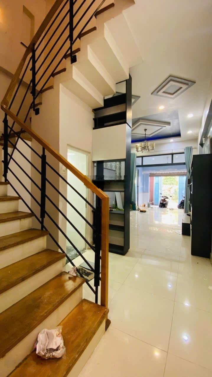 4 Tầng. Mặt tiền đường 128. Sát Tây Hoà. Phước Long A. SHR. Gấp bán: 8 tỷ bốn ba mươi.