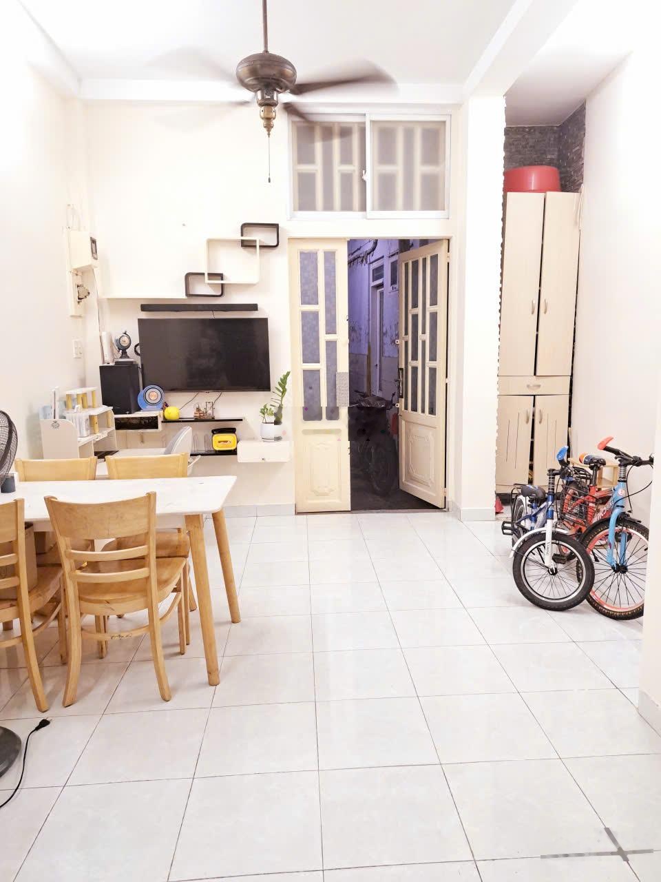 Bán nhà chính chủ, không qua môi giới Hẻm xe 3 gác- đường Điện Biên Phủ, phường Gia Định.