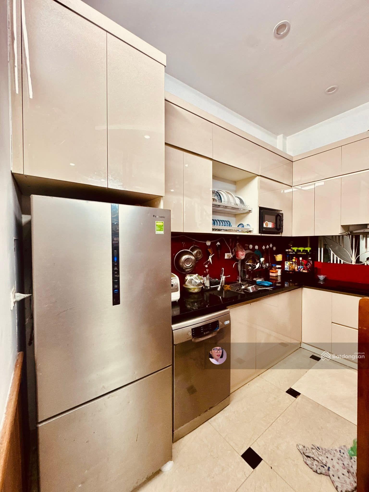 Nhà dân xây mới đẹp, phố minh khai,60m x 5 tầng x 11 tỷ, 20m ra ô tô, ngõ thông thoáng,