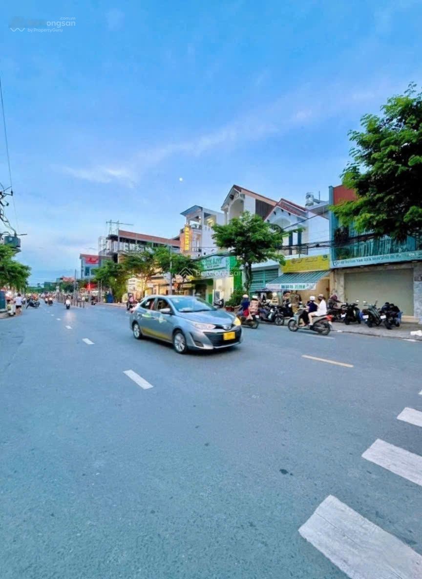 Bán nhanh nhà 1 trệt 1 lầu kinh doanh buôn bán ở gần chợ Bình Chánh. GIÁ 820 triệu