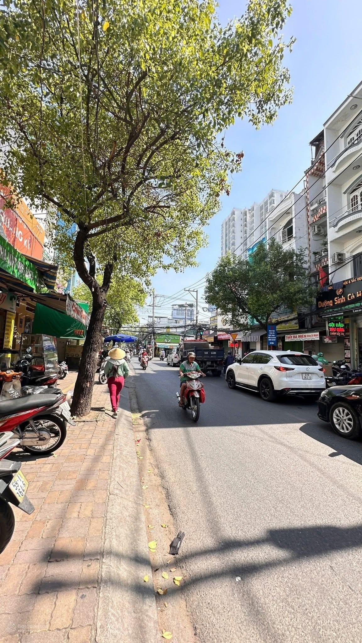 Nhà Tạ Quang Bửu Q8 - sát mặt tiền - 3 tầng BTCT - giá 3.68 tỷ! Vị trí: 94/ Tạ Quang Bửu