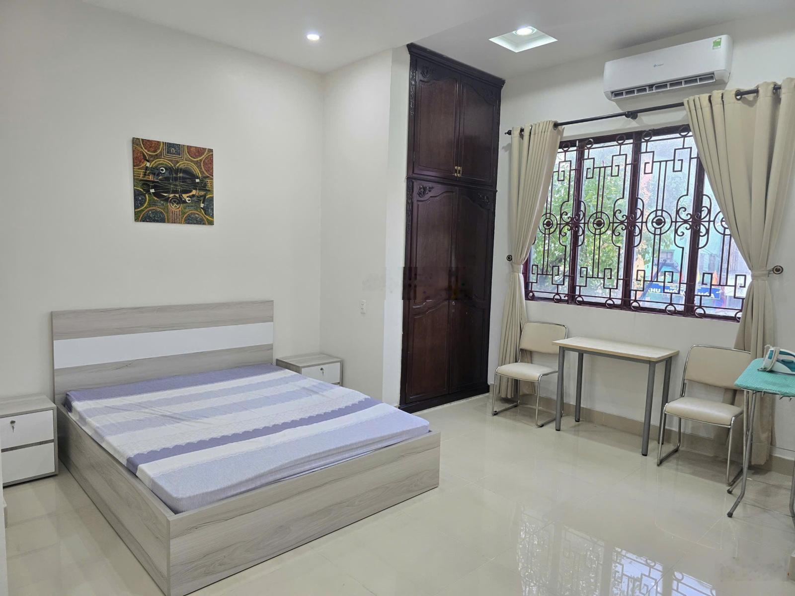 Bán căn hộ dịch vụ ung văn khiêm - 112.3m2 - 4 tầng - 22 tỷ - cho thuê 14 phòng