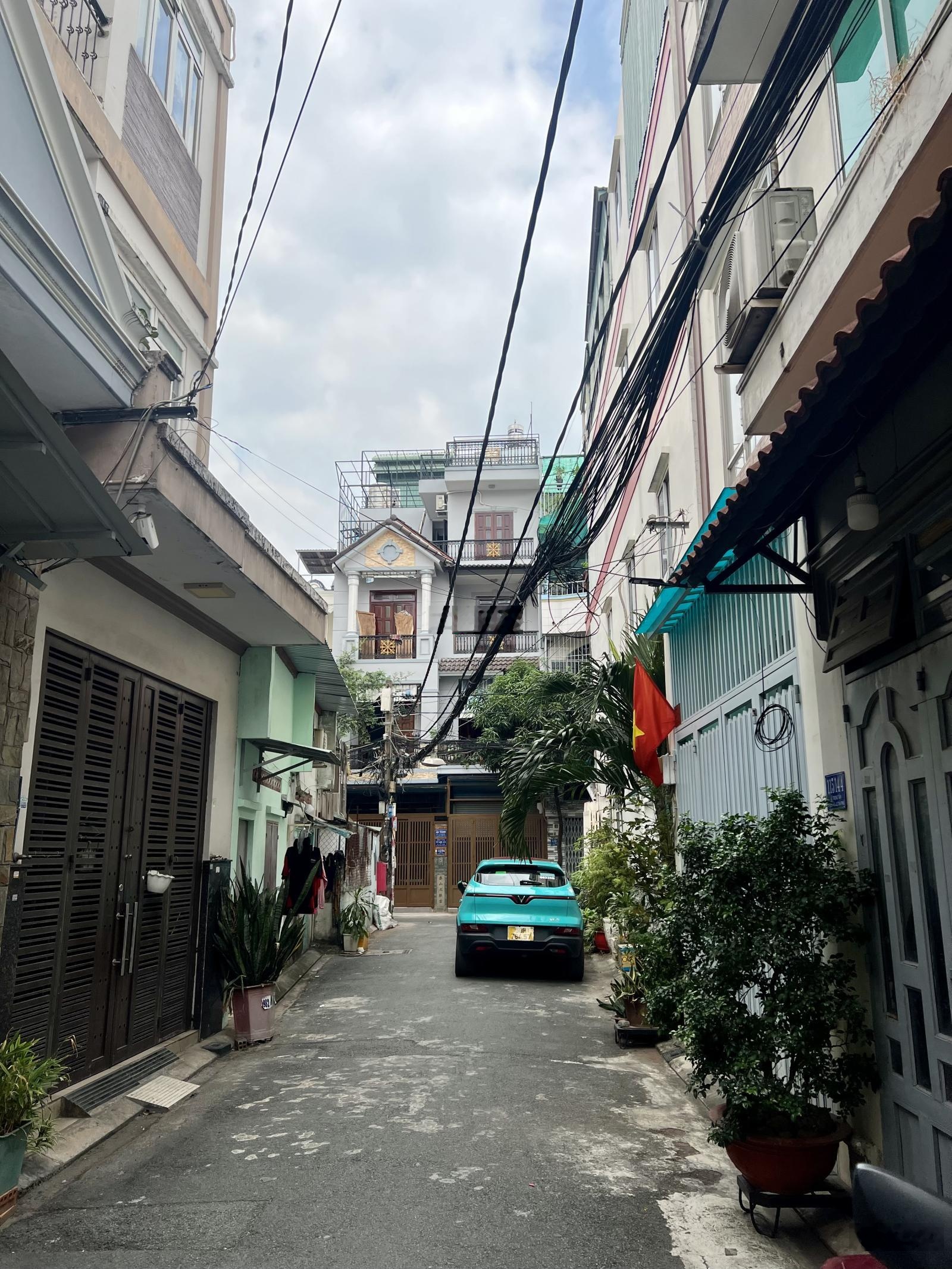 Hẻm hơi 5m đường Lê Trọng Tấn diện tích 4,3x12,2m nở hậu 4,9m cấp 4