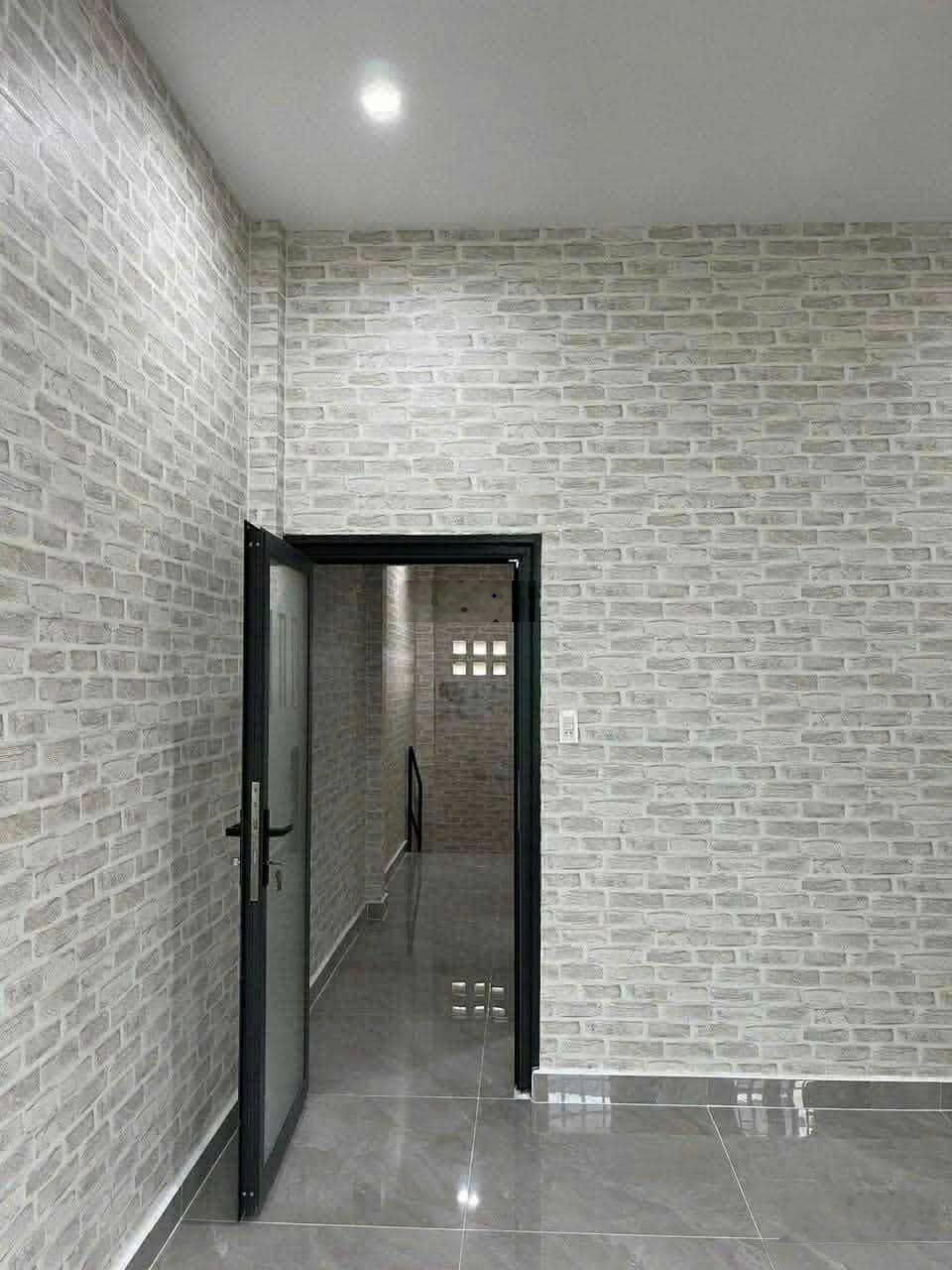 Cho thuê nhà nguyên căn dạng 2pn, 2wc, nội thất cơ bản, có ban công