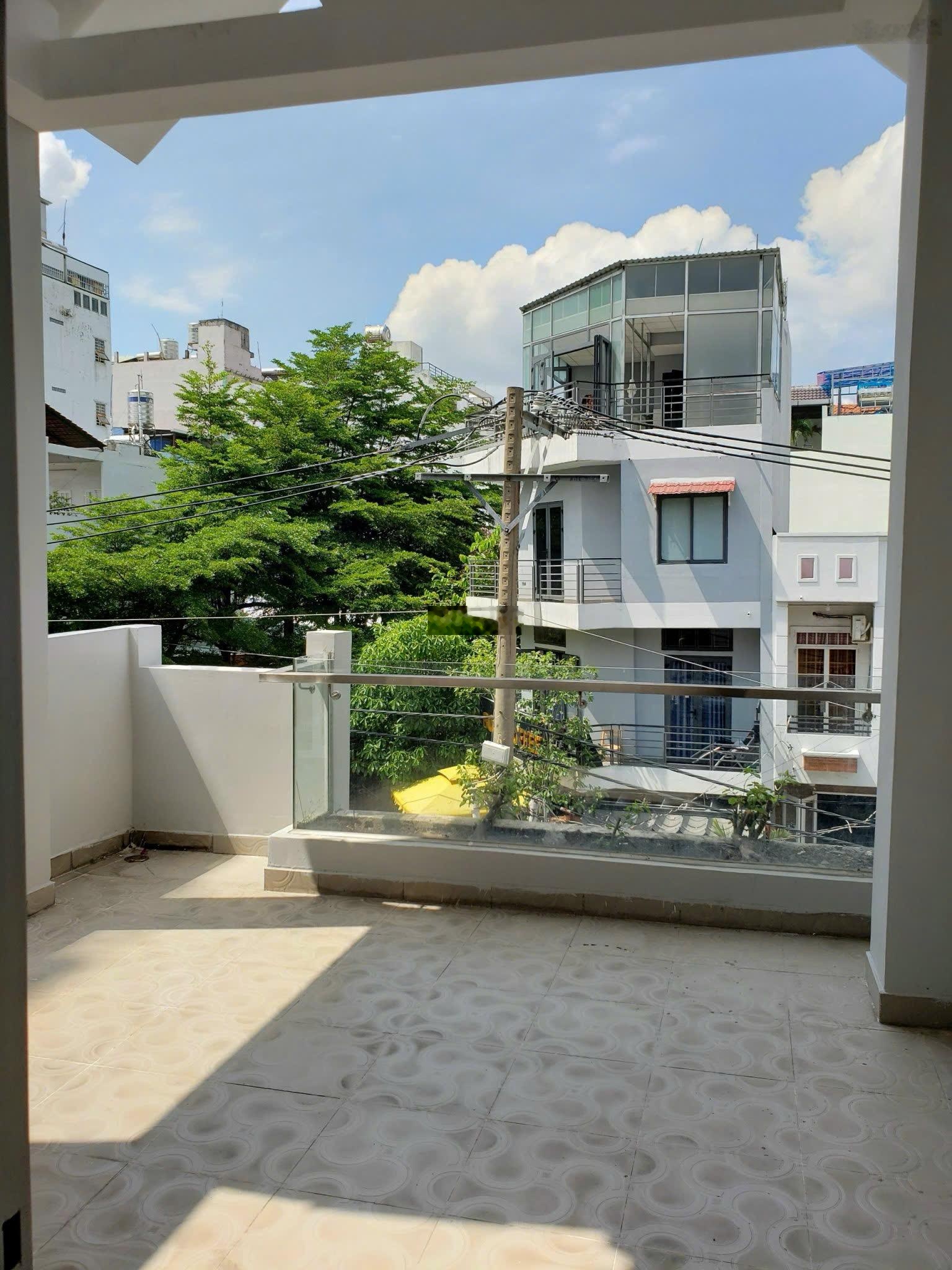 Bán nhà riêng 70m2, Đường 1, Tân Phú, Quận 7, 13,2 tỷ Hot!