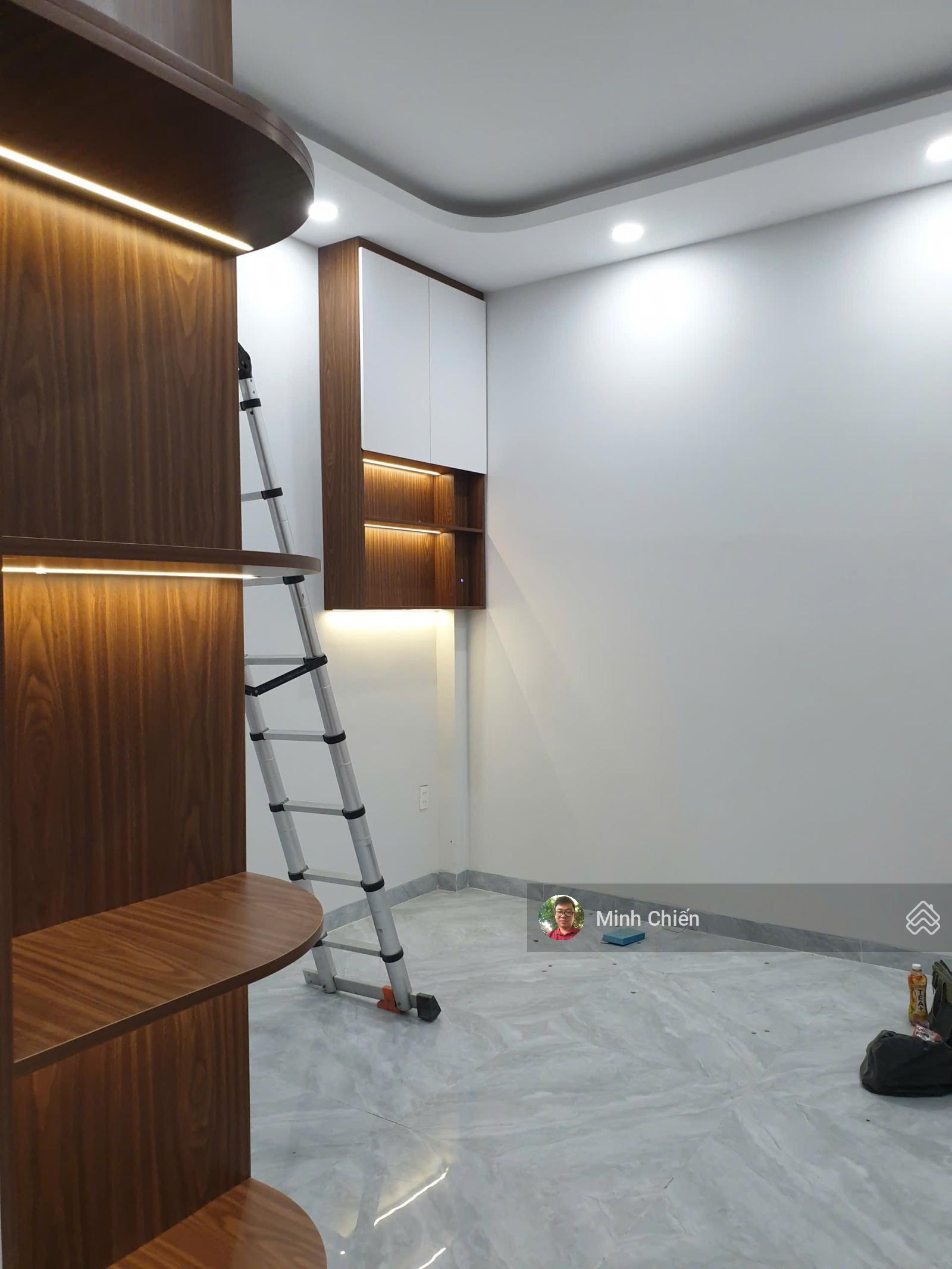 Nhà 1 trệt 3 lầu 4x20m, mặt tiền đường nhựa thông gần Chợ Đầu Mối Hóc Môn