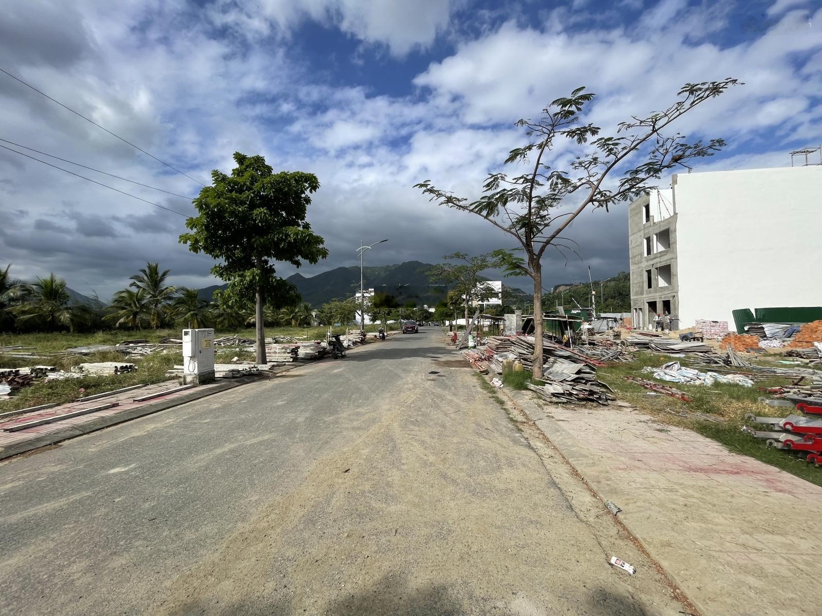 Bán lô BT viêw sông Tắc - 281m2(ngang 16m) giá 34tr/m2 có TL