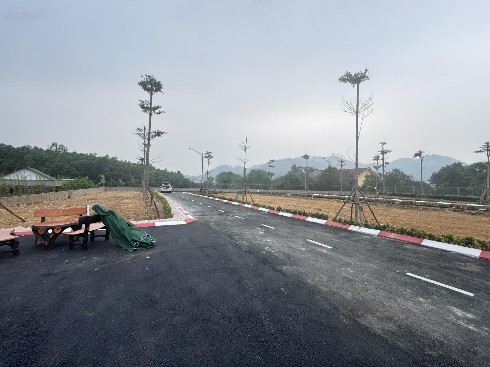 Bán lô góc 82m full thổ cư tại tiến xuân thạch thất hà nội .. lhe 0335797907zl)