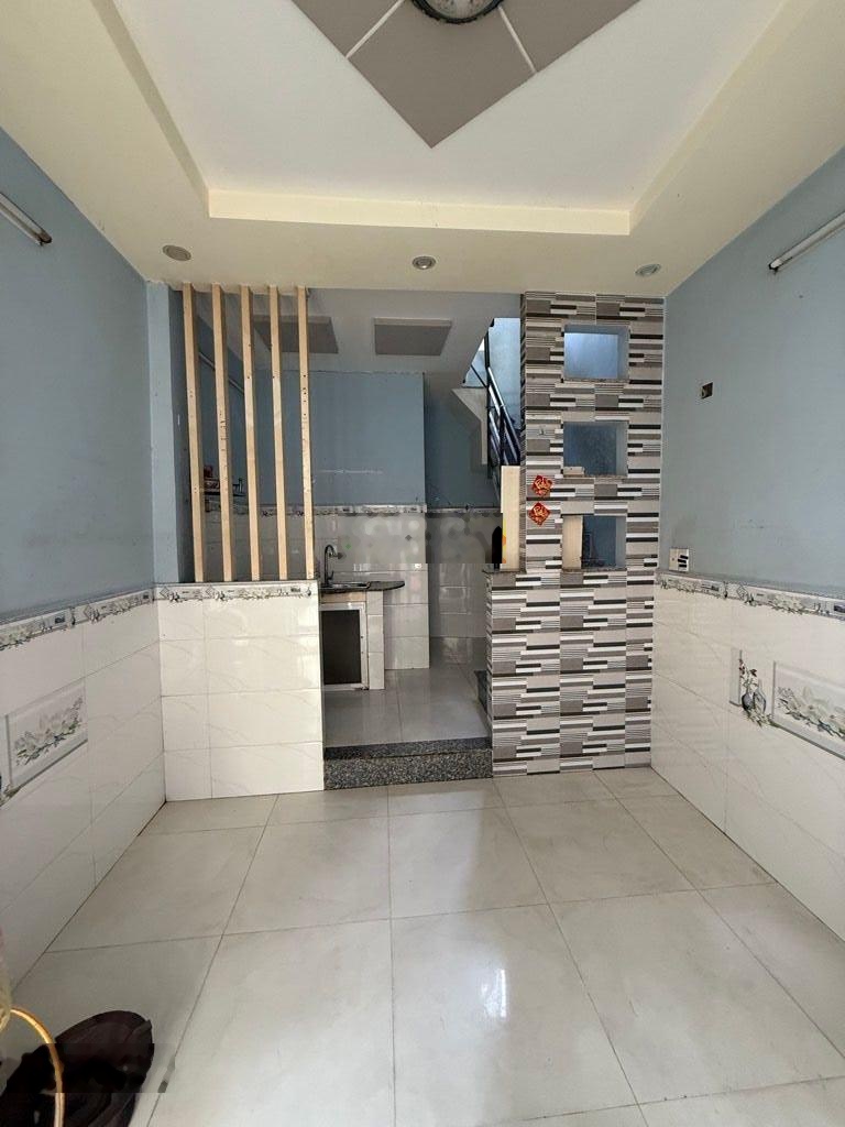 Bán nhà riêng tại Tạ Quang Bửu, 2,99 tỷ, 17m2, 3 tầng, 2PN, 2WC