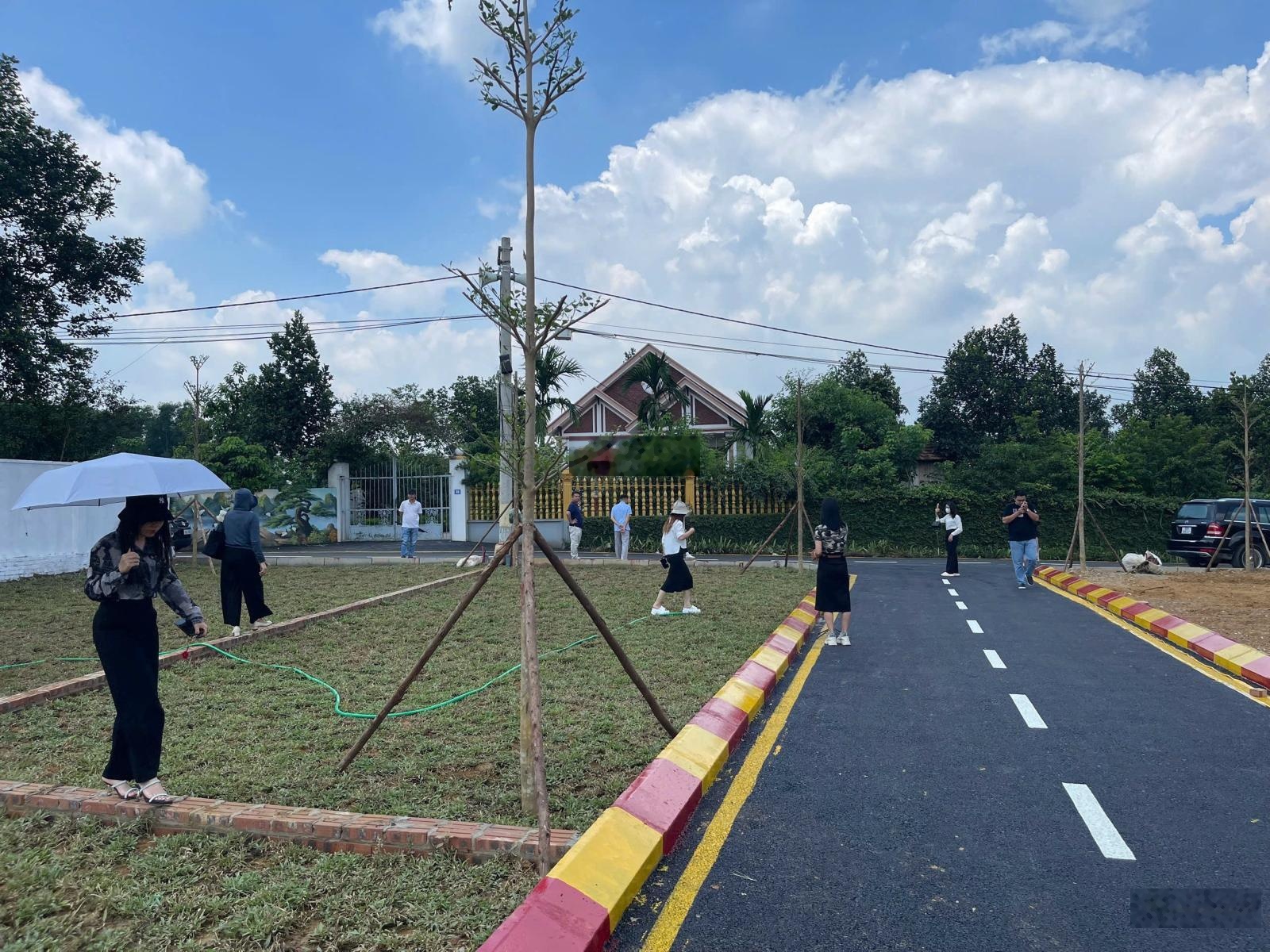 Làm ăn thua lỗ cần tiền giảm 350triệu. Mảnh đất 100m2 vị trí đắc địa nằm trong lõi Hoà Lạc