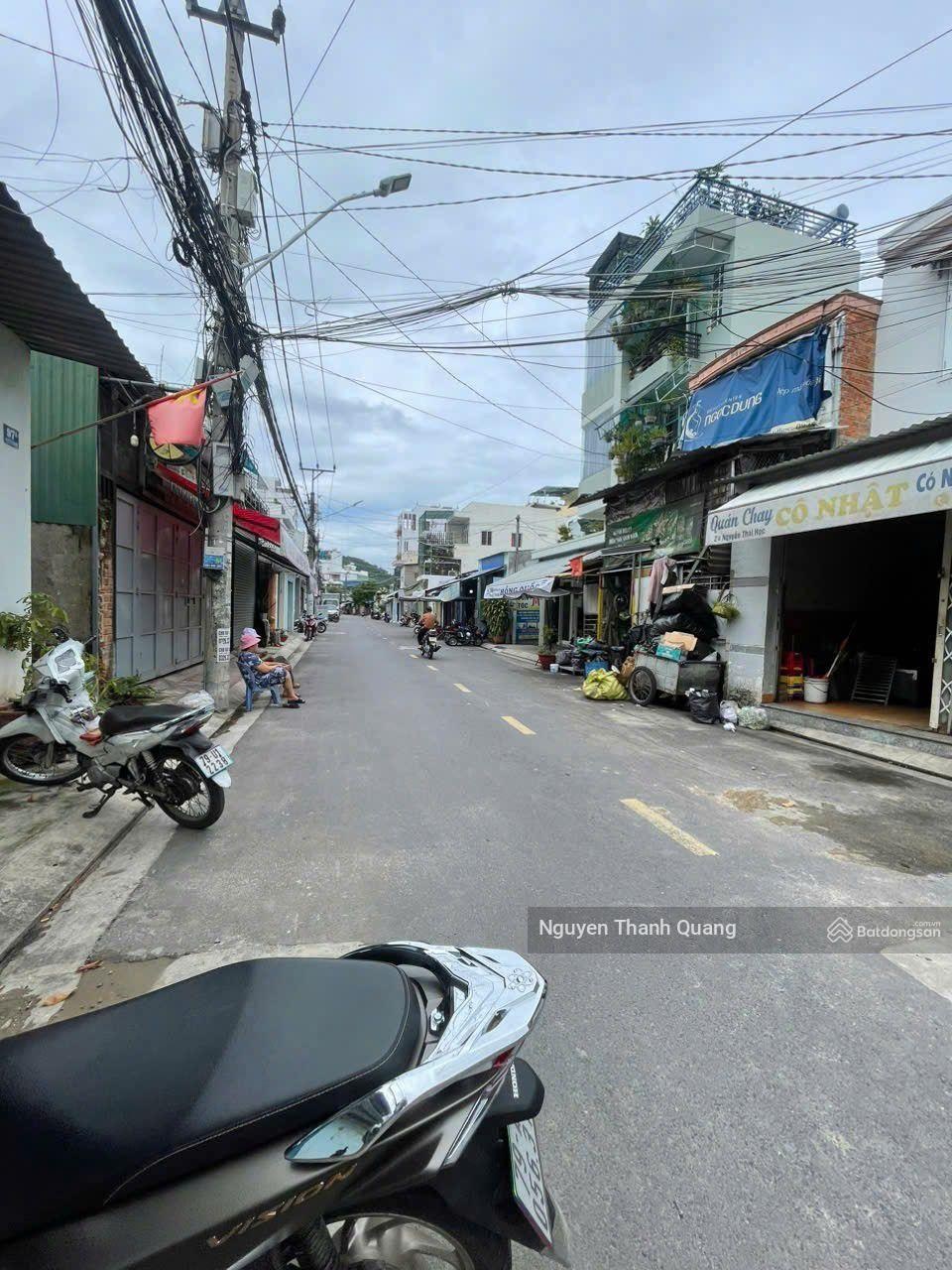 Nhà mặt đường TTTP Nha Trang 8,7 tỷ - gần biển, kinh doanh buôn bán