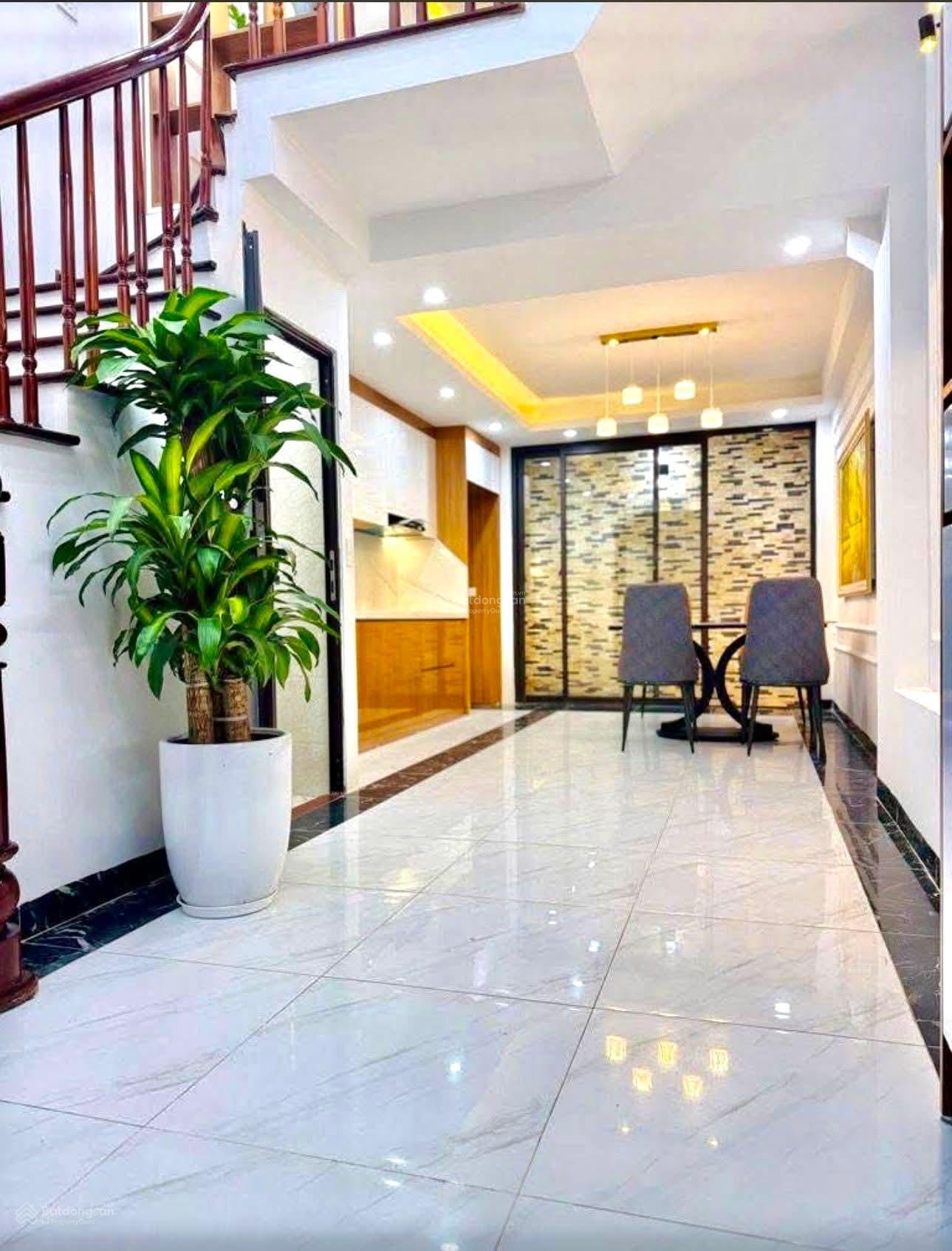 Nhà ngay Chi Cục Thuế Thanh Trì, 37m2, 4 tầng, 5.5 tỷ, bao check