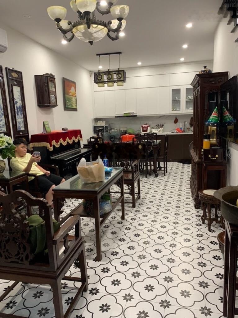 Bán biệt thự sân vườn mini, Phú Thượng, 82m2 x 3T x MT 7.5m, ô tô đỗ cửa, nội thất nhập khẩu