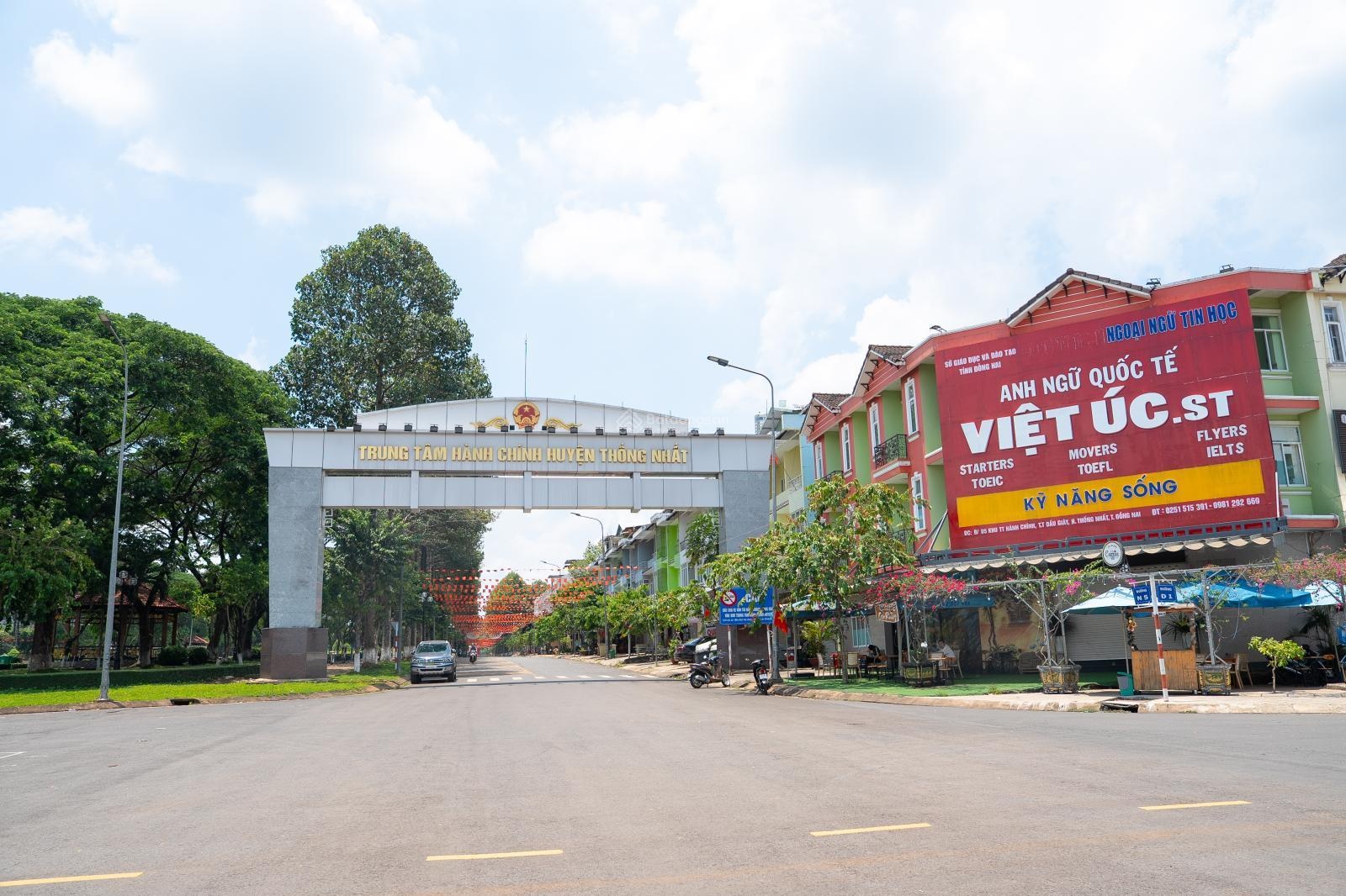 Đất Dầu Giây, mặt Quốc Lộ 1A, sổ riêng, diện tích 240m2, giá 16 triệu/m2, LH: 0934828928