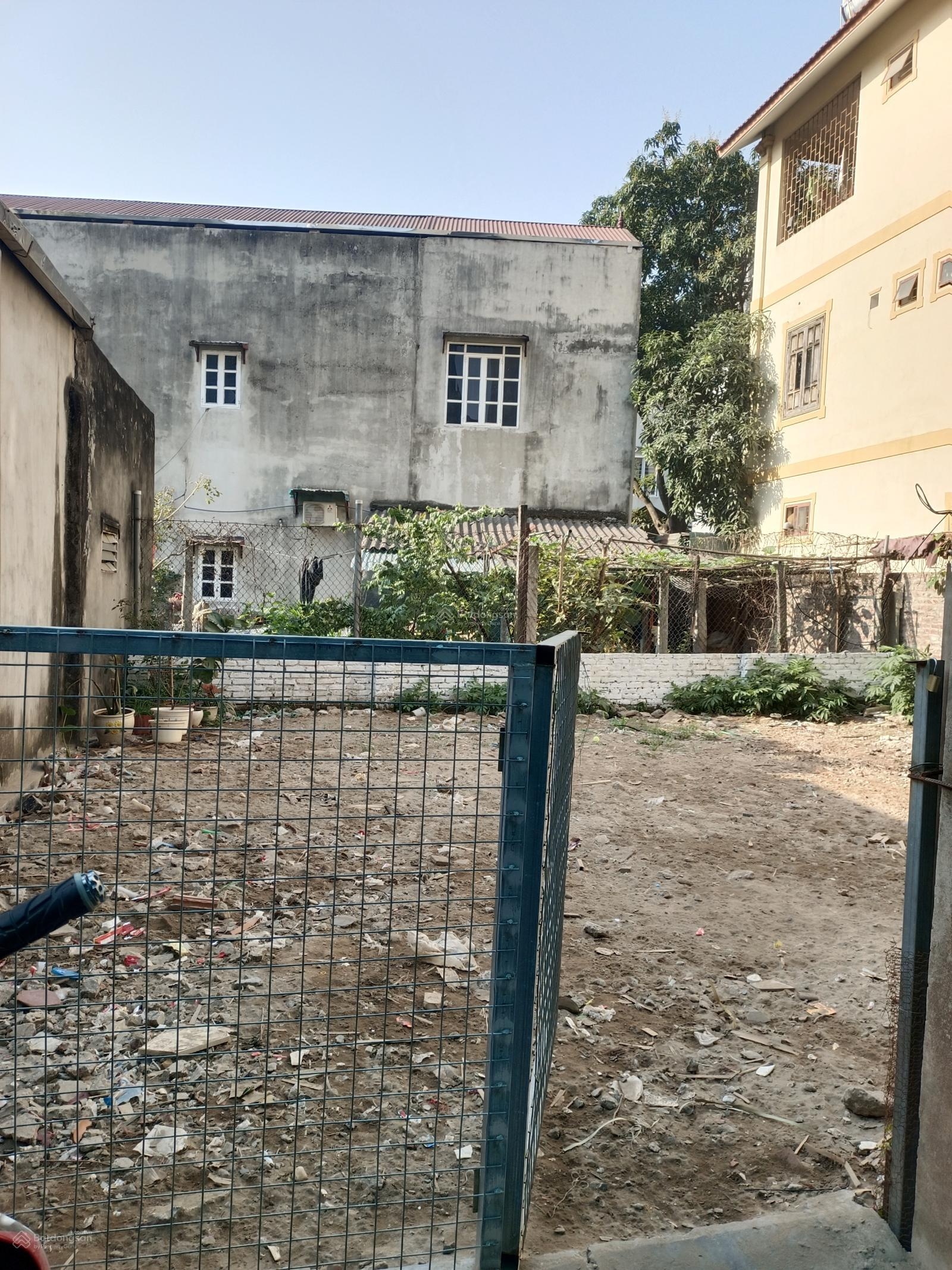 Hiếm đất việt hưng 40m chỉ 5 tỷ vài bước ra phố kd sầm uất