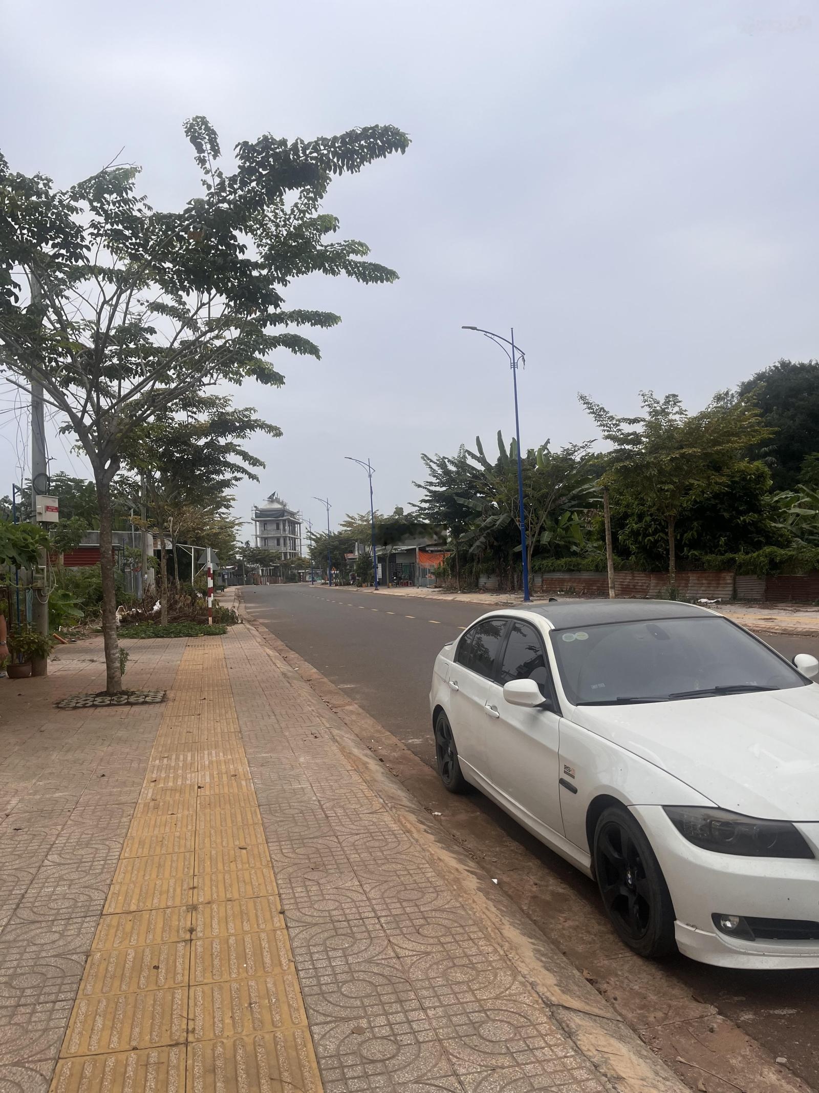 Bán đất ngay mặt tiền đường 20m (đường 73) tại xã Long Phước - Bà Rịa (cũ)