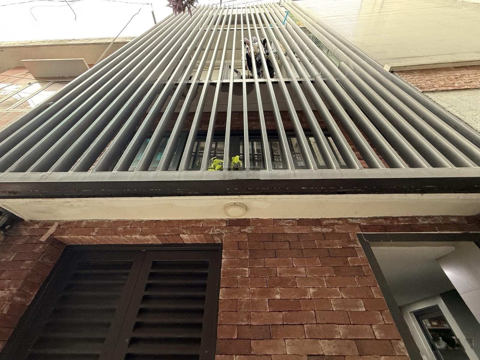 Bán nhà Huỳnh Văn Bánh Phú Nhuận ngang 7m 4 tầng BTCT dòng tiền 30 triệu/th 7.4 tỷ