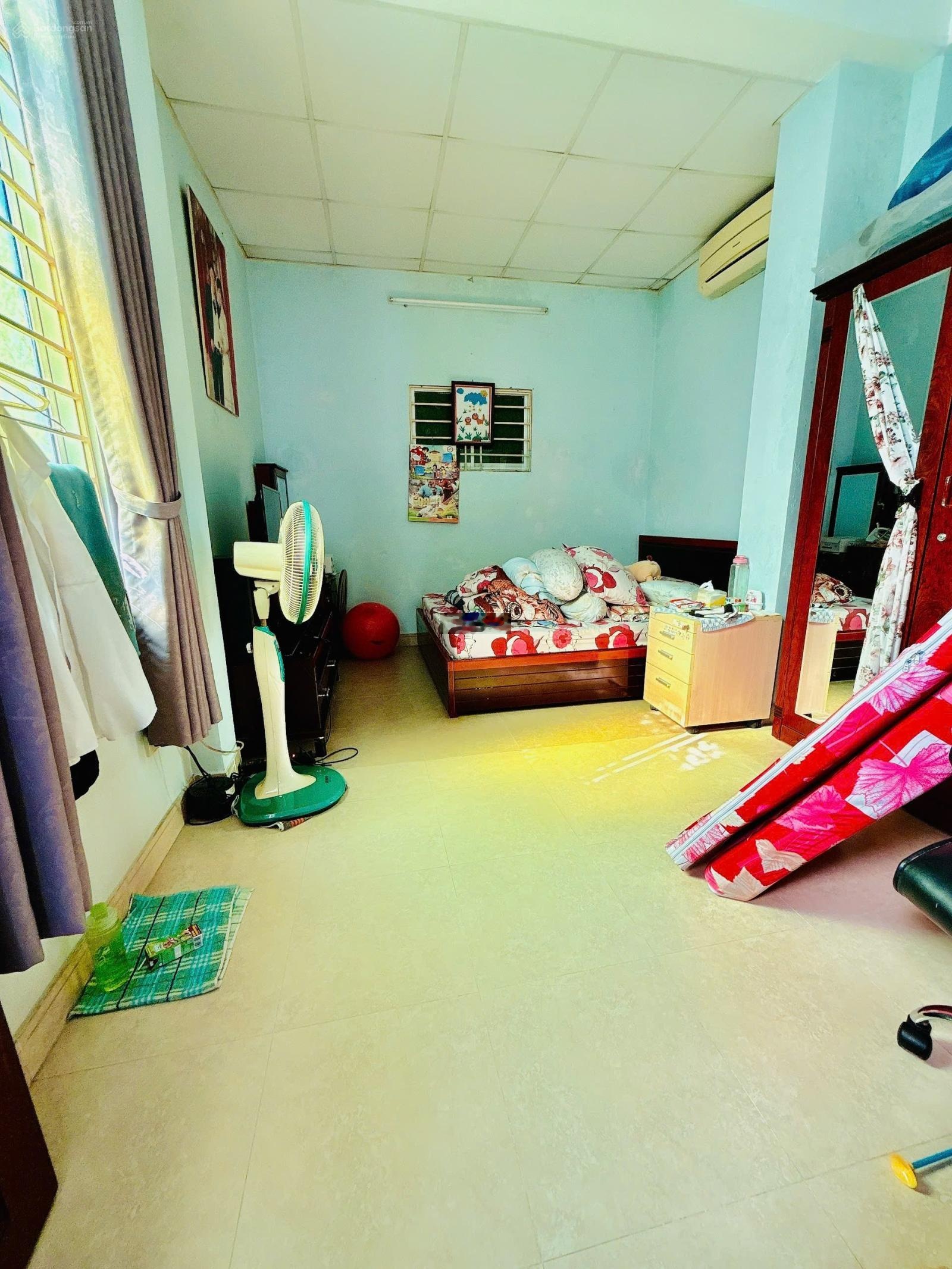 Bán nhà Quận trung tâm, view góc 2 mặt tiền hẻm thuộc khu vip nhất P2. Q5. Nhà cách mặt tiền 30m