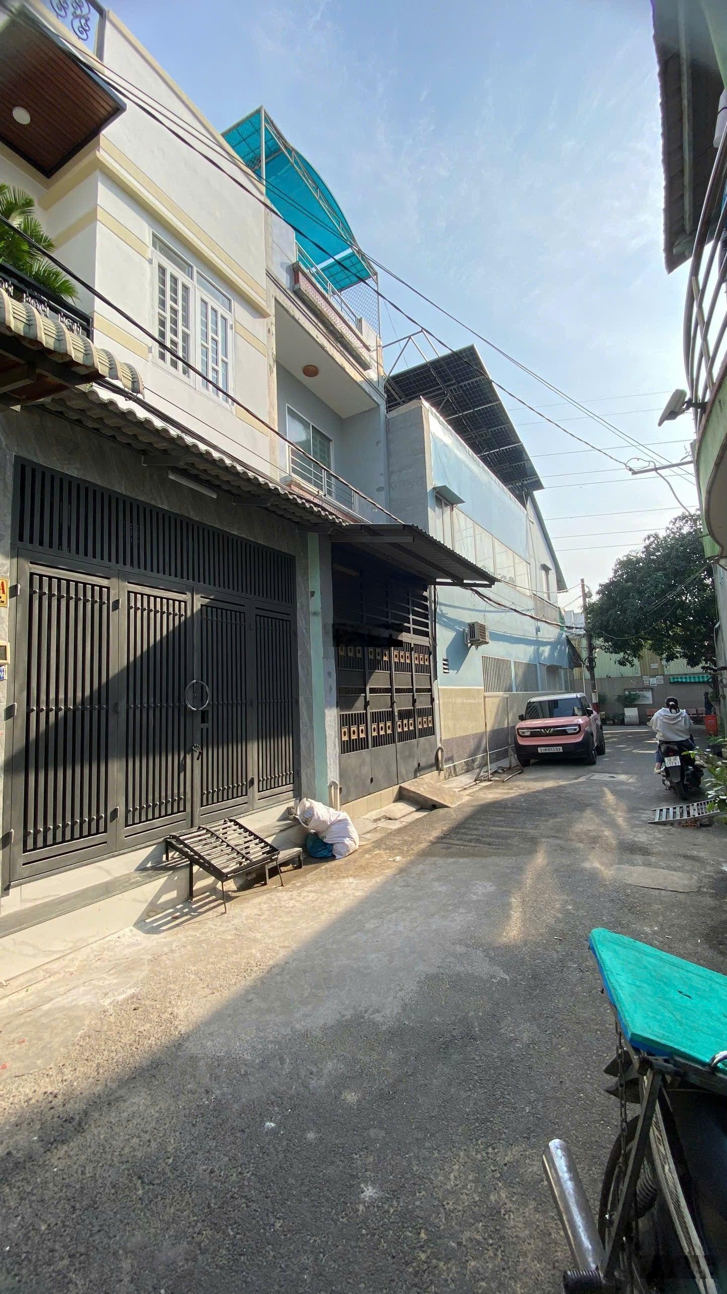 50m2_ cạnh tên lửa bình tân 2tầng _hẽm xe tải _giá nhỉnh 4tỷ _shr + hcđ