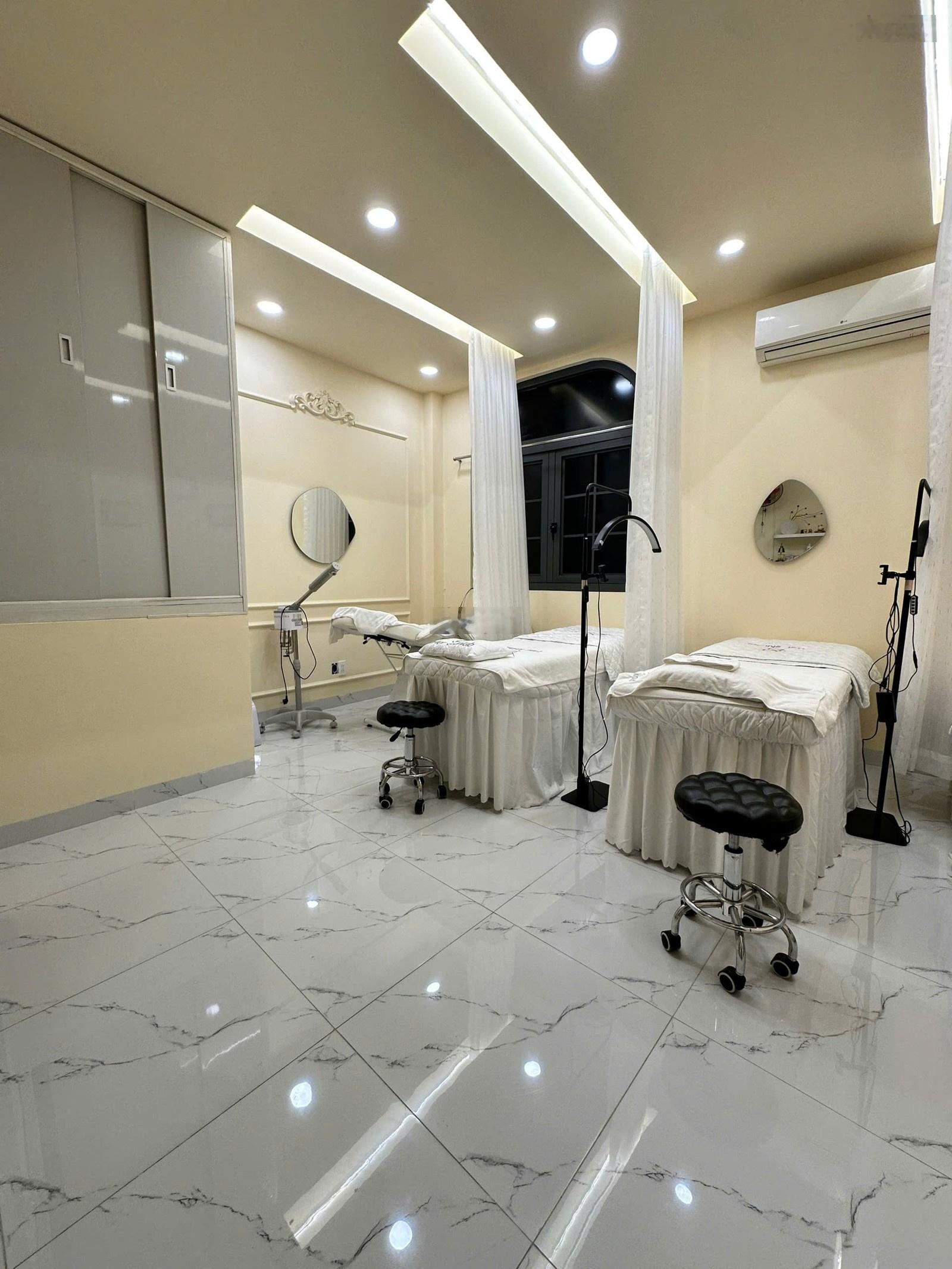 Hẻm vip 666 quận 10 - ngang khủng 5.1m - hẻm xe hơi - 3 tầng - đang thuê 16 triệu - nhỉnh 6 tỷ