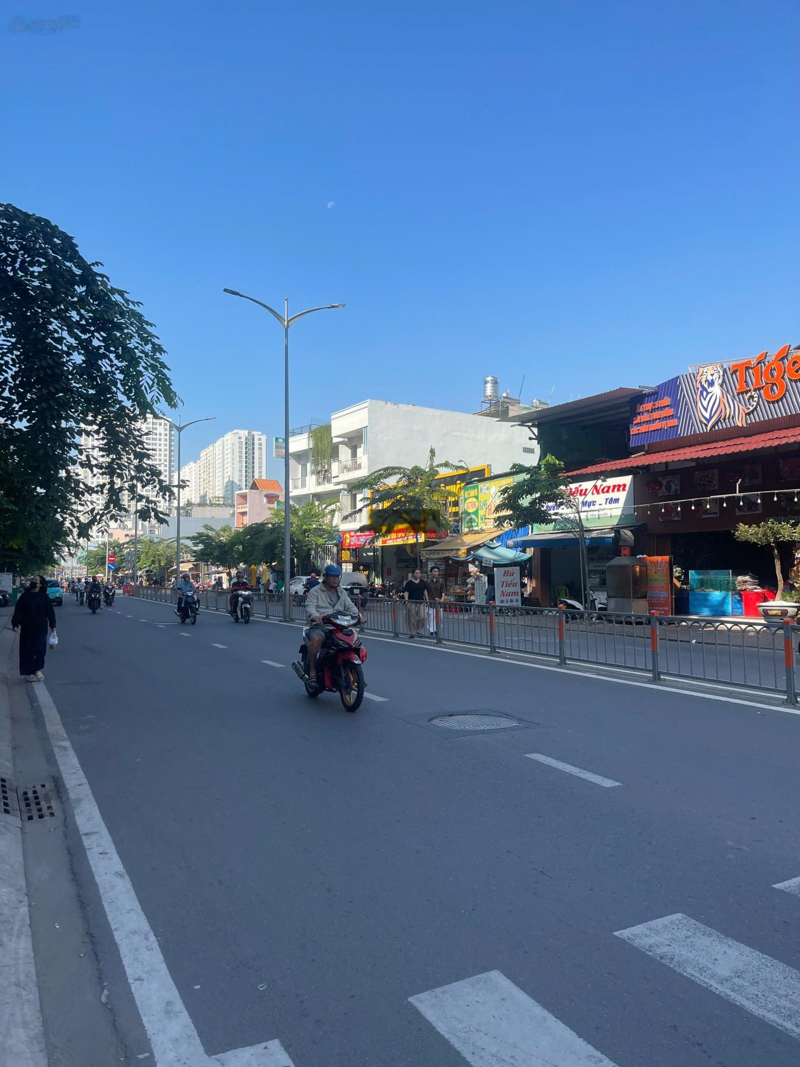 Bán nhà mặt tiền đường Tạ Quang Bửu Phường Chánh Hưng (Phường 4 Quận 8 cũ)