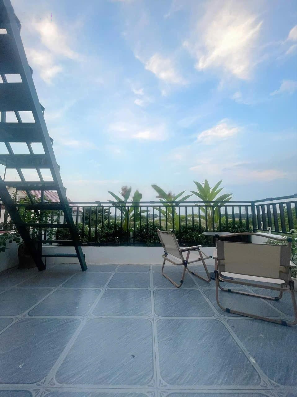 Cc bán căn nhà3 tầng xây tâm huyết vị trí siêu đẹp thông thoáng ô tô đỗ cửa! 3 tỷ 9