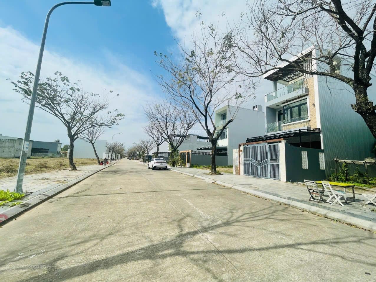 "Bán gấp " Đất mặt tiền đường 7m5 Golden Hill đối lưng Nguyễn Tất Thành nối dài | 125m2 sạch đẹp