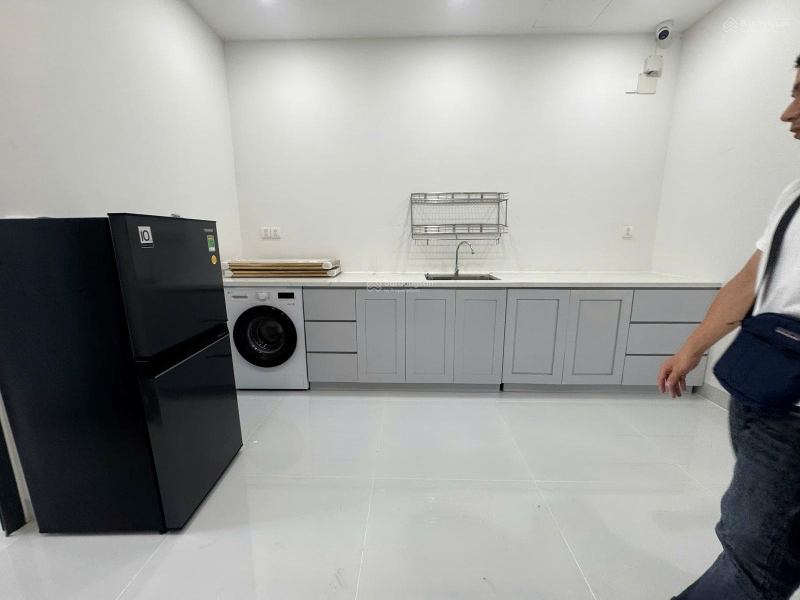 Nhà bán khu Trung Sơn gần Nguyễn Văn Cừ, Lotte Mart Q7. 6x20m, 6pn, có thang máy, full nt. 18tỷ