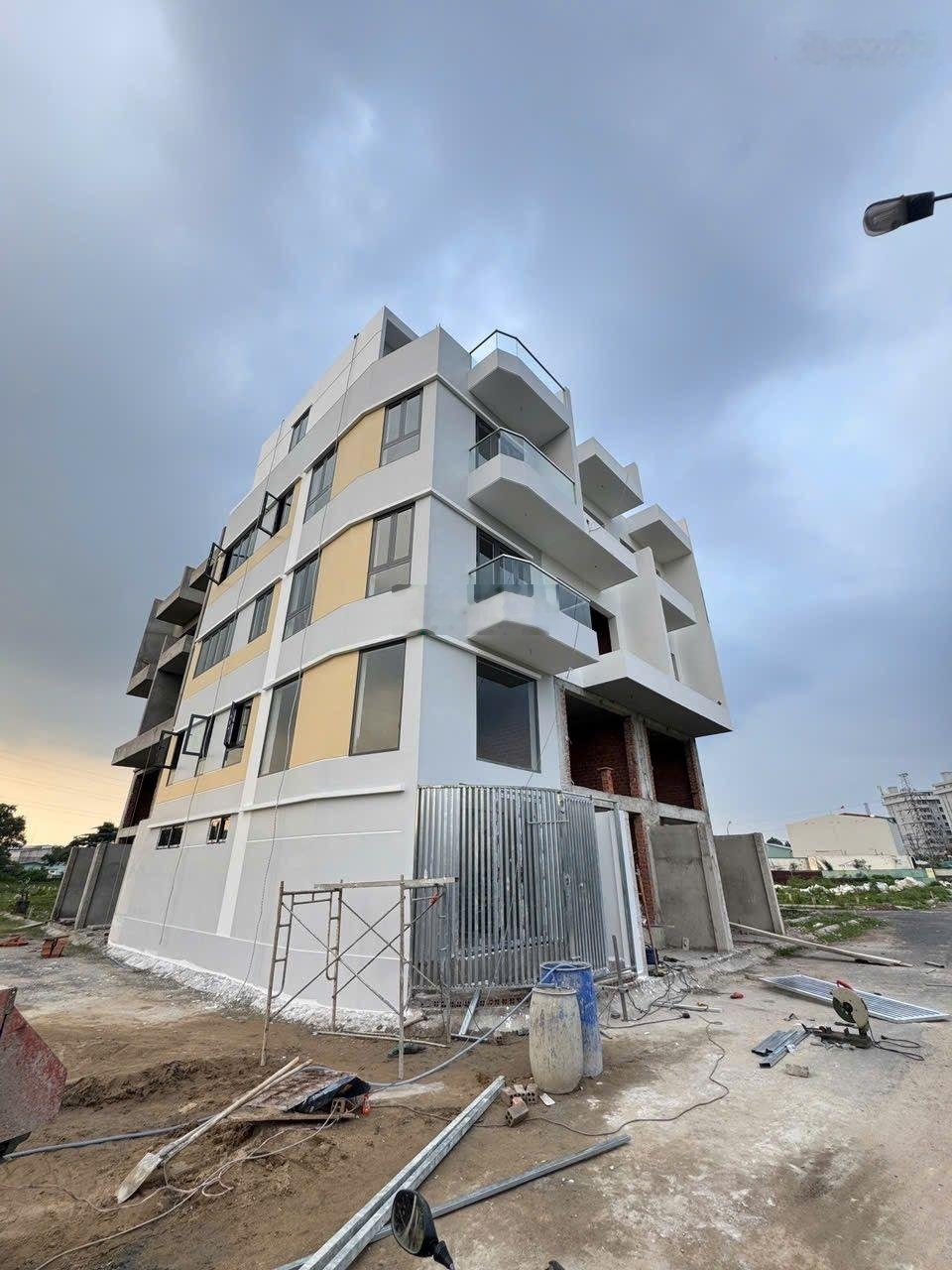 Bán nhà 4 tầng Thủ Đức mới sát Vành Đai 2