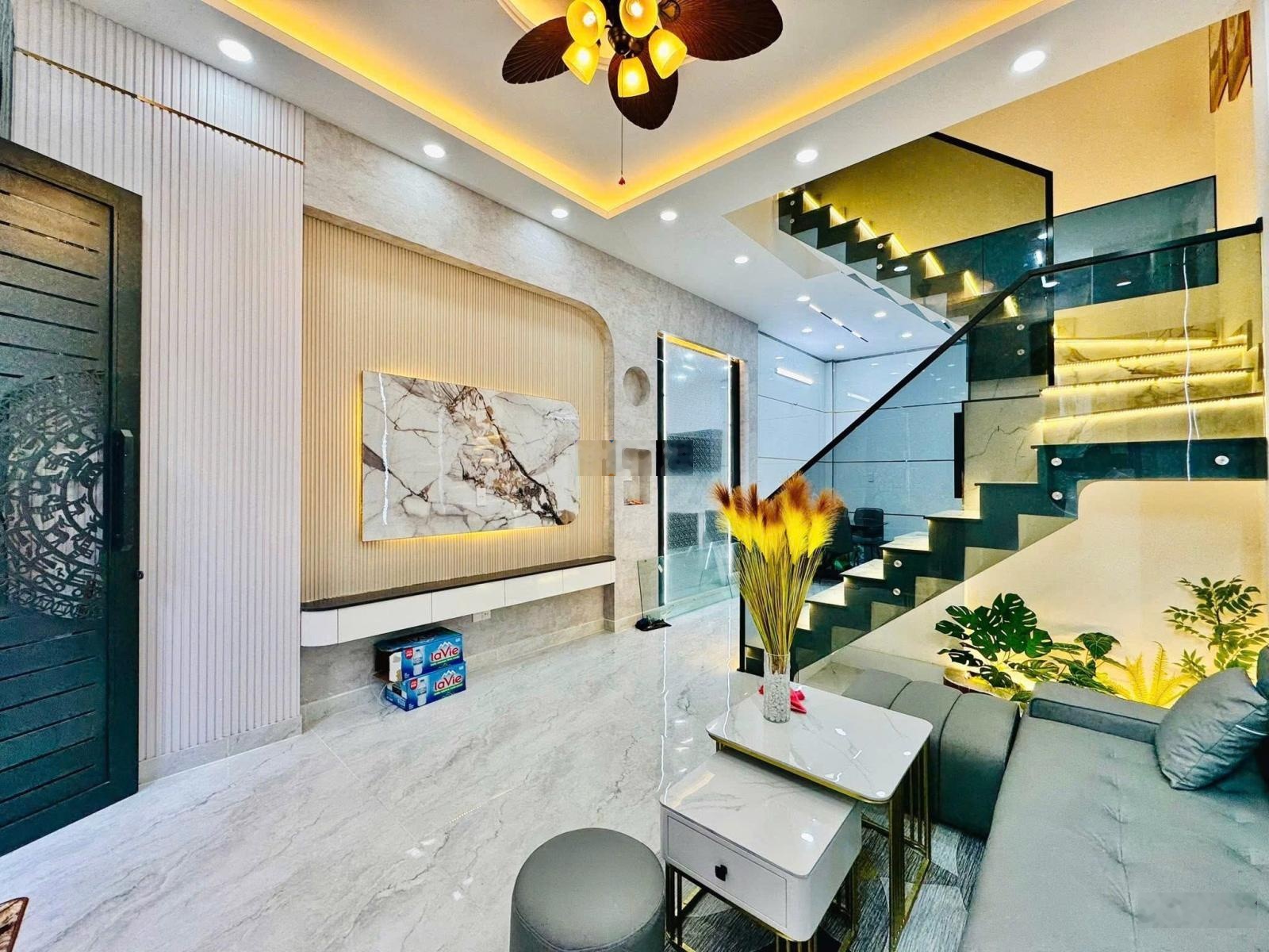 Giảm sốc nhà Điện Biên Phủ - Đa Kao - Q1, gần tiểu học Đinh Tiên Hoàng. 71,8m2, cho thuê 32tr