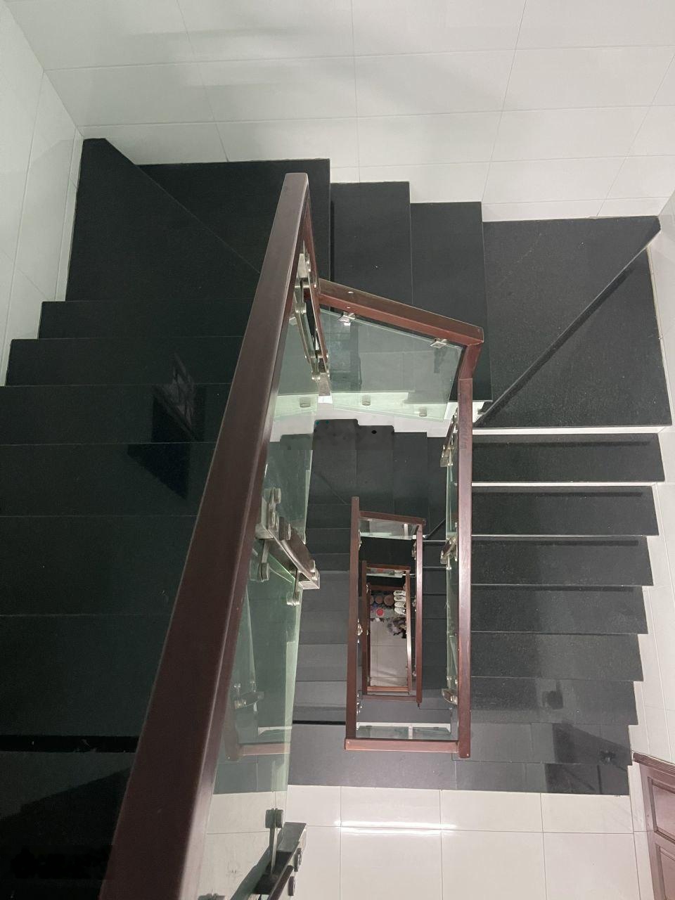 Đình đám ! nhà bán đường Số 14, Quận 6, có dòng tiền thuê 35 triệu