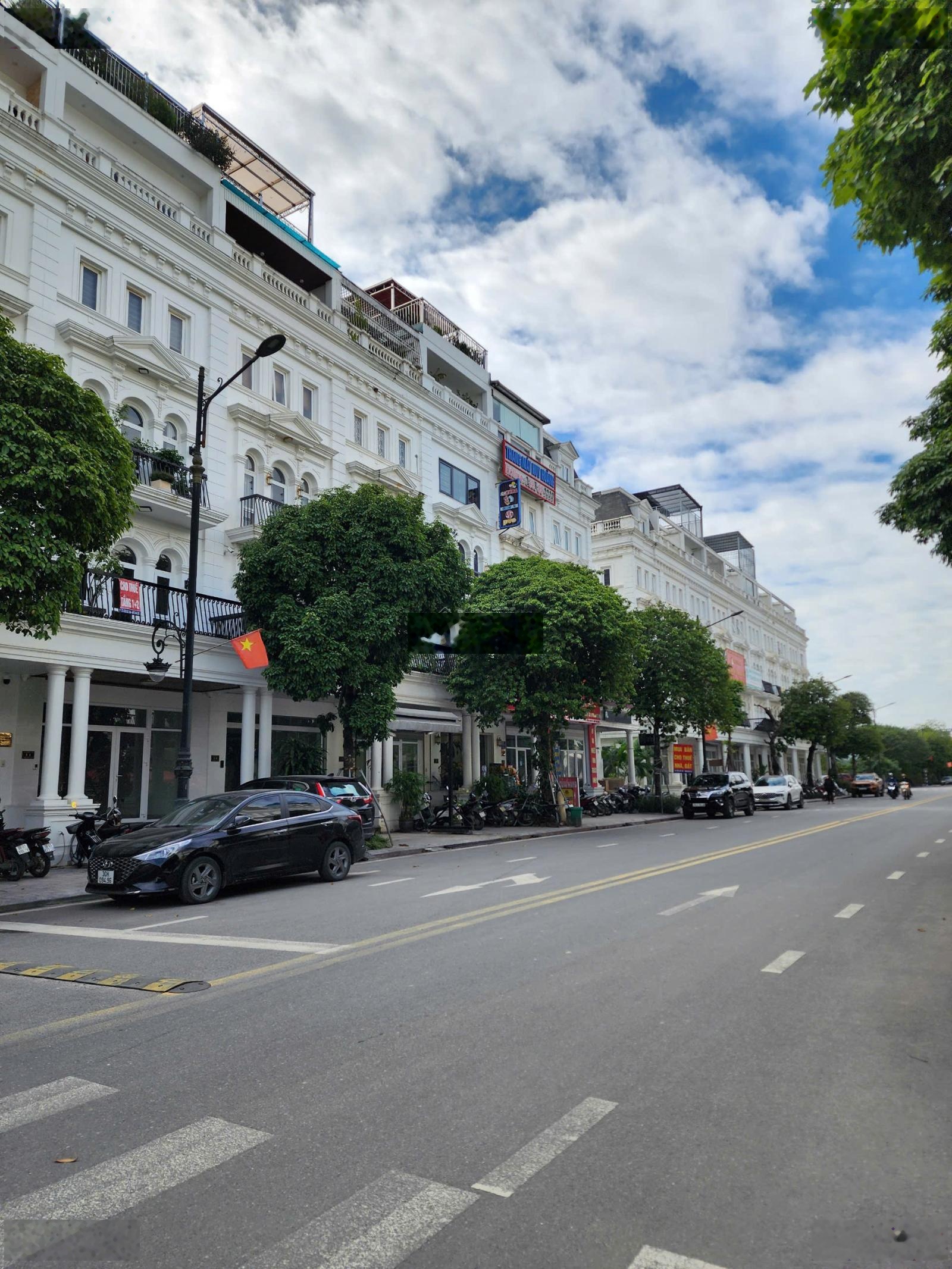 Bán nhà liền kề Louis City mặt phố Đại Mỗ, Nam Từ Liêm, 103m2 x 5 tầng, mặt tiền 5m, giá 36 tỷ