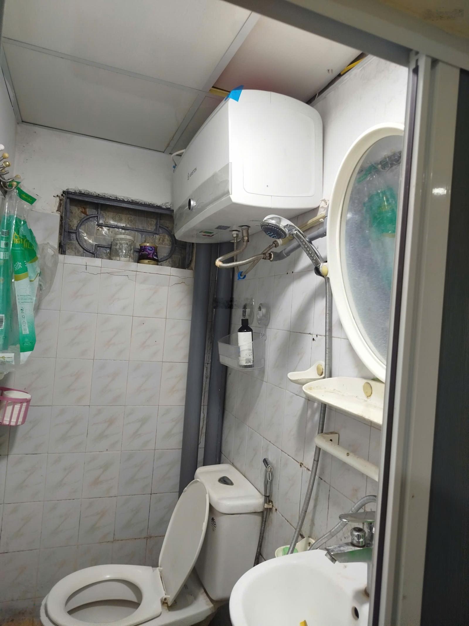 Bán nhà Chương Dương Độ 12m2 x 2 tầng ngõ gần đường cách 1 nhà ra ô tô giá 980 tr