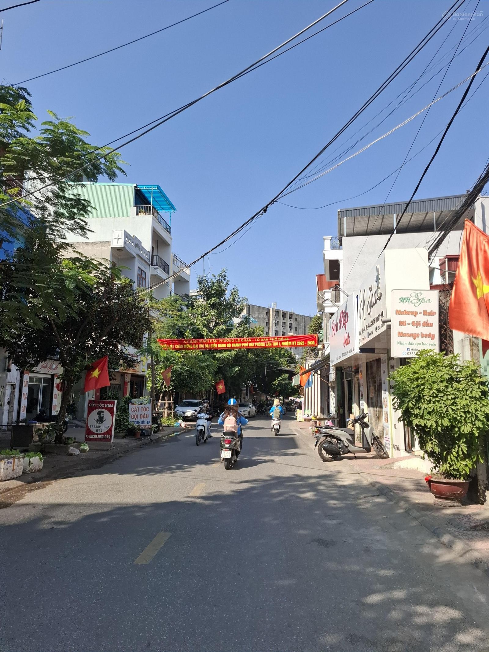 Chỉ hơn 7 tỷ sở hữu ngay căn nhà mặt đường Miếu Hai Xã 4 tầng kinh doanh buôn bán sầm uất