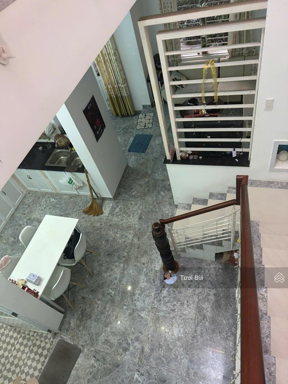 Hiếm: Còn sót lại căn nhà đẹp 2 tầng hướng đông hẻm Dã Tượng cách biển 500m DT60.8m2 giá chỉ 3tỷ200