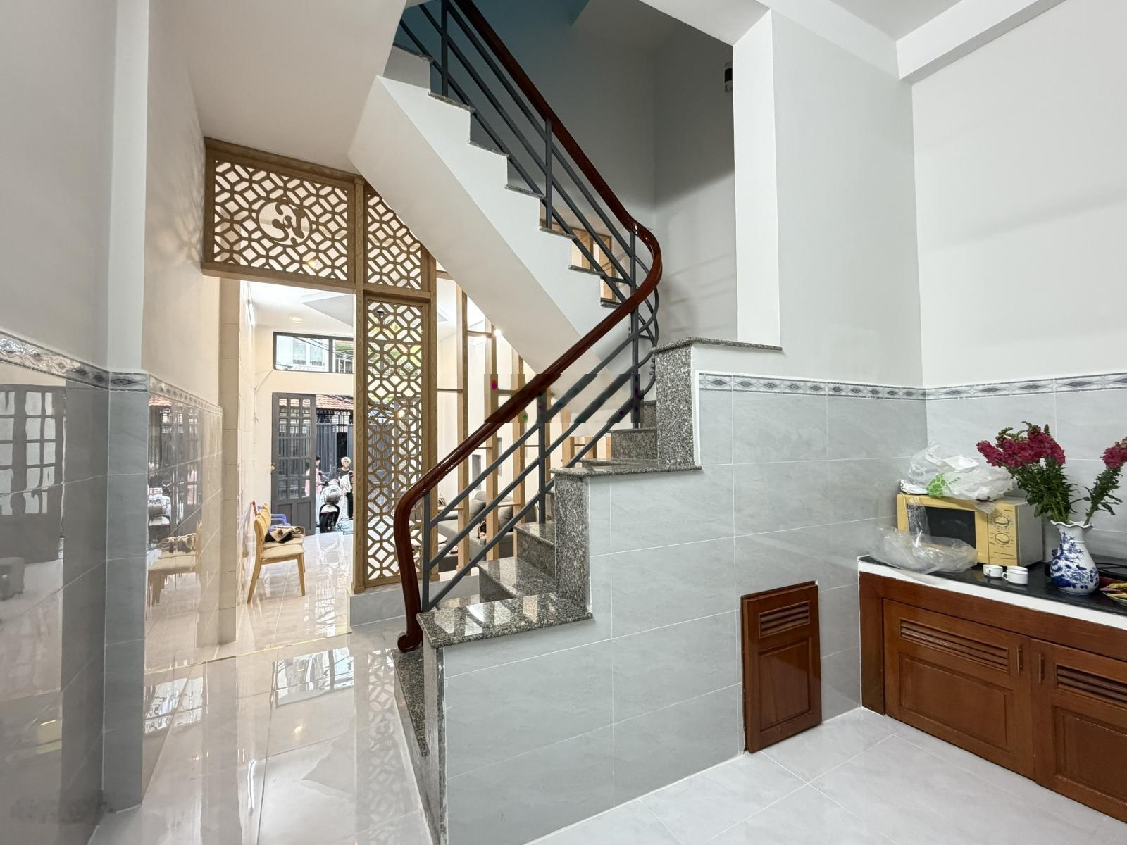 Gần chợ tân định q1 - hẻm xe hơi - 4*13m - 3 tầng btct - 3 pn - nhỉnh 11 tỷ