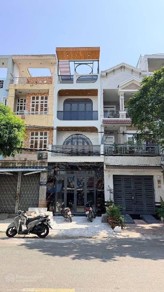 Mặt tiền - ngay đường Số 7 gần Aeon Tên Lửa - nhà mới 4 tầng 80m2 (4x20m) chỉ 12.9 tỷ còn thương