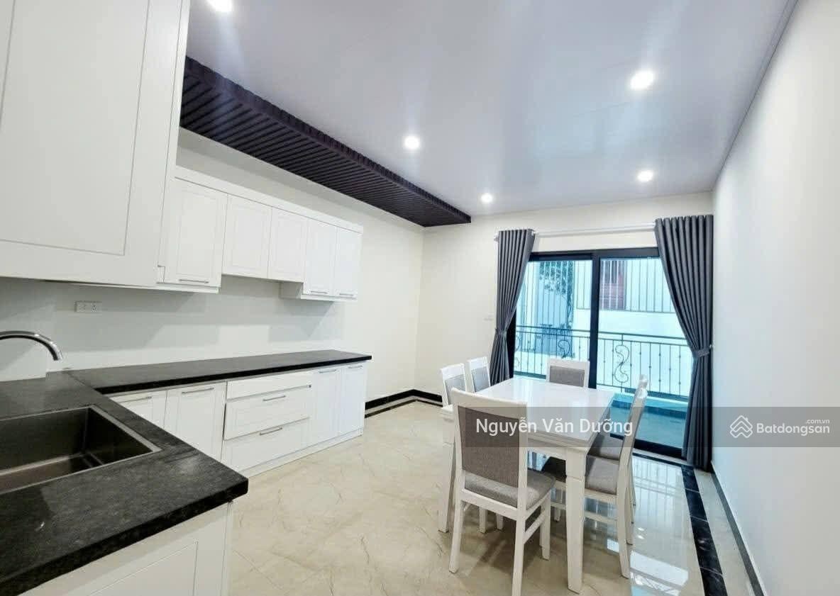 Siêu hiếm! phố Đoàn Thị Điểm, thang máy xịn, cách ô tô 30m, gần phố DT 38m2 * 6 tầng