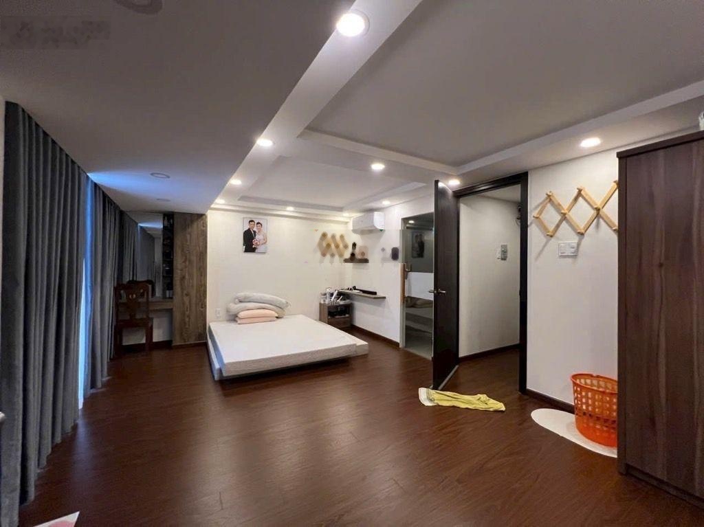 Bán nhà hẻm xe hơi 6m - quận 10 tô hiến thành - thành thái ngang 6m nhỉnh 8 tỷ .