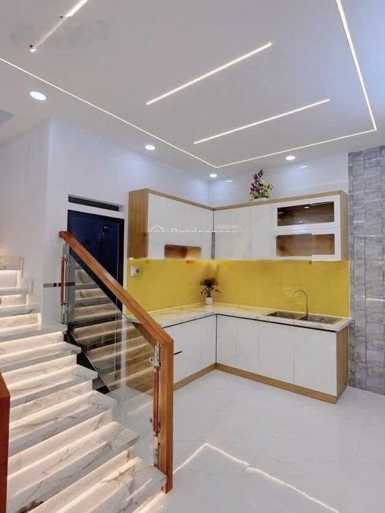 Nhà đẹp đường Văn Thân - Quận 6 DT 58m2 sổ hồng riêng, hẻm xe hơi - dân trí cao ở ngay